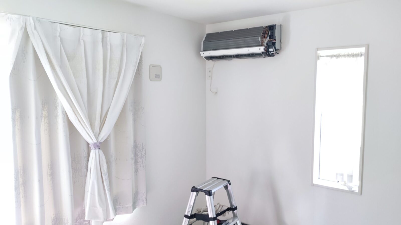エアコンクリーニング 作業現場